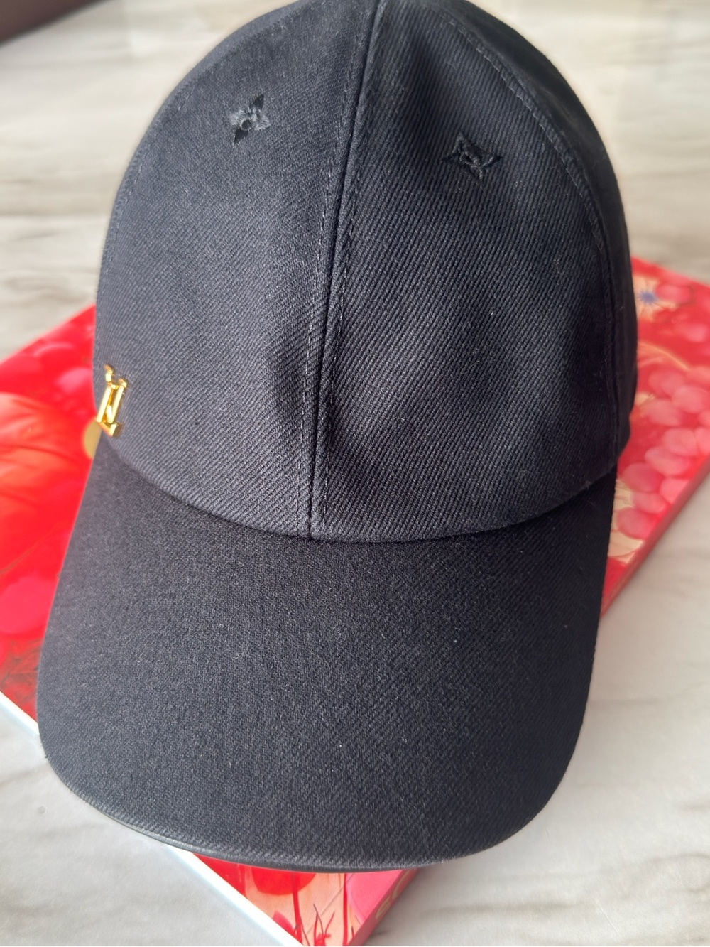 Louis Vuitton Iconic Black Hat - Picture 3 of 16